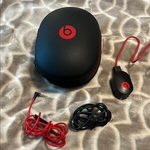 Beats by Dre Earbud Headphones CASE AND WIRES - Black and Red